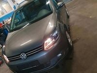 Gebraucht VW Touran Cup 105 PS (77 kW) 2014 Grau Van / Kleinbus