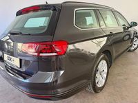 Gebraucht VW Passat 150 PS (110 kW) 2023 Grau Kombi