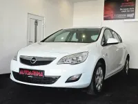 Gebraucht Opel Astra Design Edition 87 PS (63 kW) 2012 Weiß Limousine