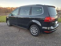 Second-hand VW Sharan 140 CP (102 kW) 2012 Negru Monovolum