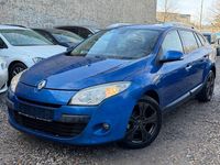 Gebraucht Renault Mégane III Dynamique 106 PS (77 kW) 2010 Blau Limousine