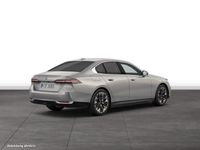 Gebraucht BMW 550e 489 PS (359 kW) 2024 Grau Limousine