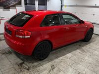Gebraucht Audi A3 102 PS (75 kW) 2007 Rot Kleinwagen