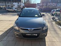 Gebraucht Hyundai i30 Comfort 126 PS (92 kW) 2010 Grau Kombi