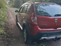 Gebraucht Dacia Sandero Stepway 88 PS (64 kW) 2012 Rot Kleinwagen