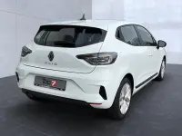 Begagnad Renault Clio V Evolution 67 HK (49 kW) 2024 Vit Sedan