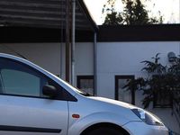 Gebraucht Ford Fiesta 69 PS (50 kW) 2007 Silber Kleinwagen