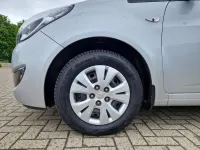 Gebraucht Hyundai ix20 Classic 90 PS (66 kW) 2014 Silber Kleinwagen