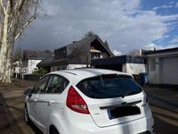 Gebraucht Ford Fiesta 97 PS (71 kW) 2009 Weiß Kleinwagen