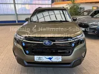 Neu Subaru Forester Platinum 136 PS (100 kW) 2026 Grün SUV