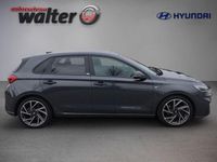 Gebraucht Hyundai i30 Comfort 159 PS (116 kW) 2021 Dark knight / mic Limousine