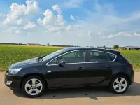 Gebraucht Opel Astra Edition 179 PS (131 kW) 2012 Schwarz Limousine