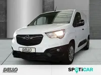 Używany Opel Combo Edition 102 KM (75 kW) 2022 Biały Minivan