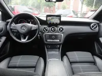 Gebraucht Mercedes A180 Urban 122 PS (89 kW) 2016 Grau Kleinwagen