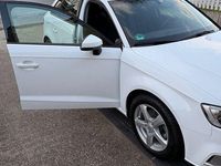 Gebraucht Audi A3 116 PS (85 kW) 2018 Weiß Limousine