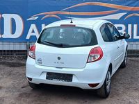 Gebraucht Renault Clio III Dynamique 75 PS (55 kW) 2011 Weiß Kleinwagen