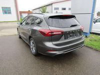 Neu Ford Focus ST-Line X 155 PS (114 kW) 2025 Magneticgrau (metallic) Kombi