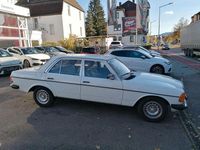 Gebraucht Mercedes 200 1981 Weiß Limousine