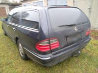 Gebraucht Mercedes E240 Avantgarde 170 PS (125 kW) 2002 Blau Kombi