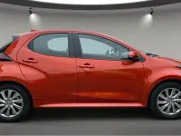 Gebraucht Toyota Yaris 116 PS (85 kW) 2022 Infernoorange metallic Kleinwagen