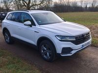 Gebraucht VW Touareg 231 PS (169 kW) 2019 Weiß SUV