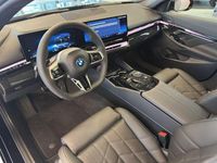 Neu BMW 550e Performance 489 PS (359 kW) 2026 Schwarz Limousine