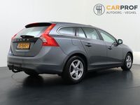 Gebraucht Volvo V60 Business Edition 120 PS (88 kW) 2016 Grau Kombi