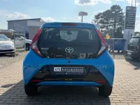 Gebraucht Toyota Aygo X-play 72 PS (52 kW) 2018 Blau Kleinwagen