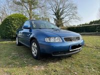 Second-hand Audi A3 101 CP (74 kW) 2000 Albastru Hatchback