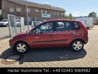 Gebraucht Ford Fiesta Ambiente 80 PS (58 kW) 2009 Rot Kleinwagen
