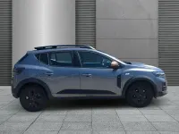 Neu Dacia Sandero Extreme 122 PS (89 kW) 2026 Dolomitgrau SUV