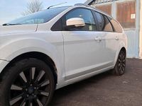 Gebraucht Ford Focus Titanium 125 PS (91 kW) 2009 Weiß Kombi