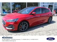 Używany Ford Focus ST 280 KM (205 kW) 2025 Czerwony Sedan/Limuzyna