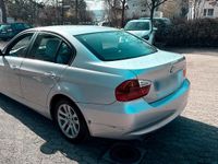 Gebraucht BMW 320 178 PS (130 kW) 2007 Silber Limousine