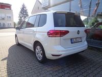 Gebraucht VW Touran Comfortline 116 PS (85 kW) 2020 Weiß Van / Kleinbus