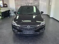 Używany Opel Astra Dynamic 105 KM (77 kW) 2016 Czarny Sedan/Limuzyna