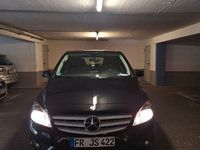Gebraucht Mercedes B180 122 PS (89 kW) 2013 Schwarz Van / Kleinbus