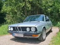 Gebraucht BMW 520 125 PS (91 kW) 1984 Silber Limousine