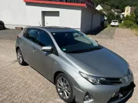 Gebraucht Toyota Auris Hybrid 136 PS (100 kW) 2013 Silber Kleinwagen