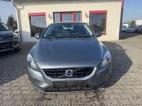 Gebraucht Volvo V40 Momentum 150 PS (110 kW) 2015 Grau Limousine