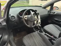 Usado Opel Corsa 80 HP (58 kW) 2007 Prateado Citadino