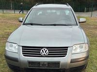 Gebraucht VW Passat Basis 102 PS (75 kW) 2002 Grau Kombi