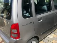 Usado Suzuki Swift 93 HP (68 kW) 2005 Prateado Citadino