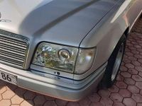 Gebraucht Mercedes E220 AMG 150 PS (110 kW) 1994 Silber Cabrio