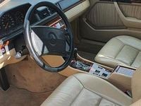 Gebraucht Mercedes E300 179 PS (131 kW) 1990 Rot Coupé