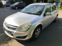 Gebraucht Opel Astra Edition 116 PS (85 kW) 2009 Silber Limousine