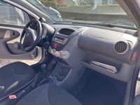 Gebraucht Peugeot 107 Filou 68 PS (50 kW) 2012 Weiß Kleinwagen