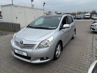 Gebraucht Toyota Verso Edition 126 PS (92 kW) 2011 Silber Van / Kleinbus