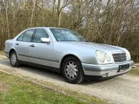 Gebraucht Mercedes E230 150 PS (110 kW) 1997 Silber Limousine