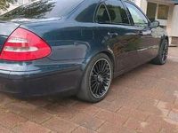 Gebraucht Mercedes E220 150 PS (110 kW) 2004 Blau Limousine